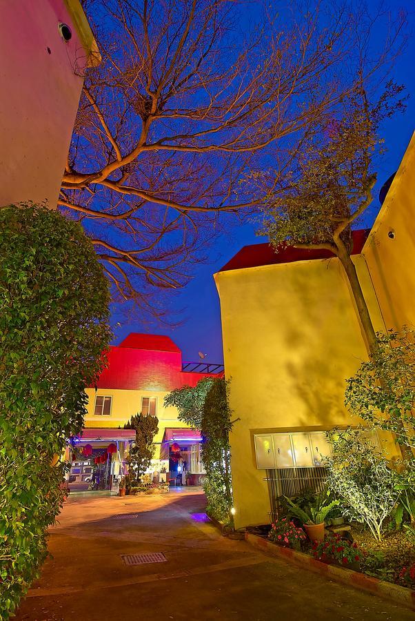 Qi Hai Motel Zhunan Exterior photo